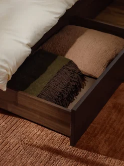 Letto in legno con comodini e testiera Nanto