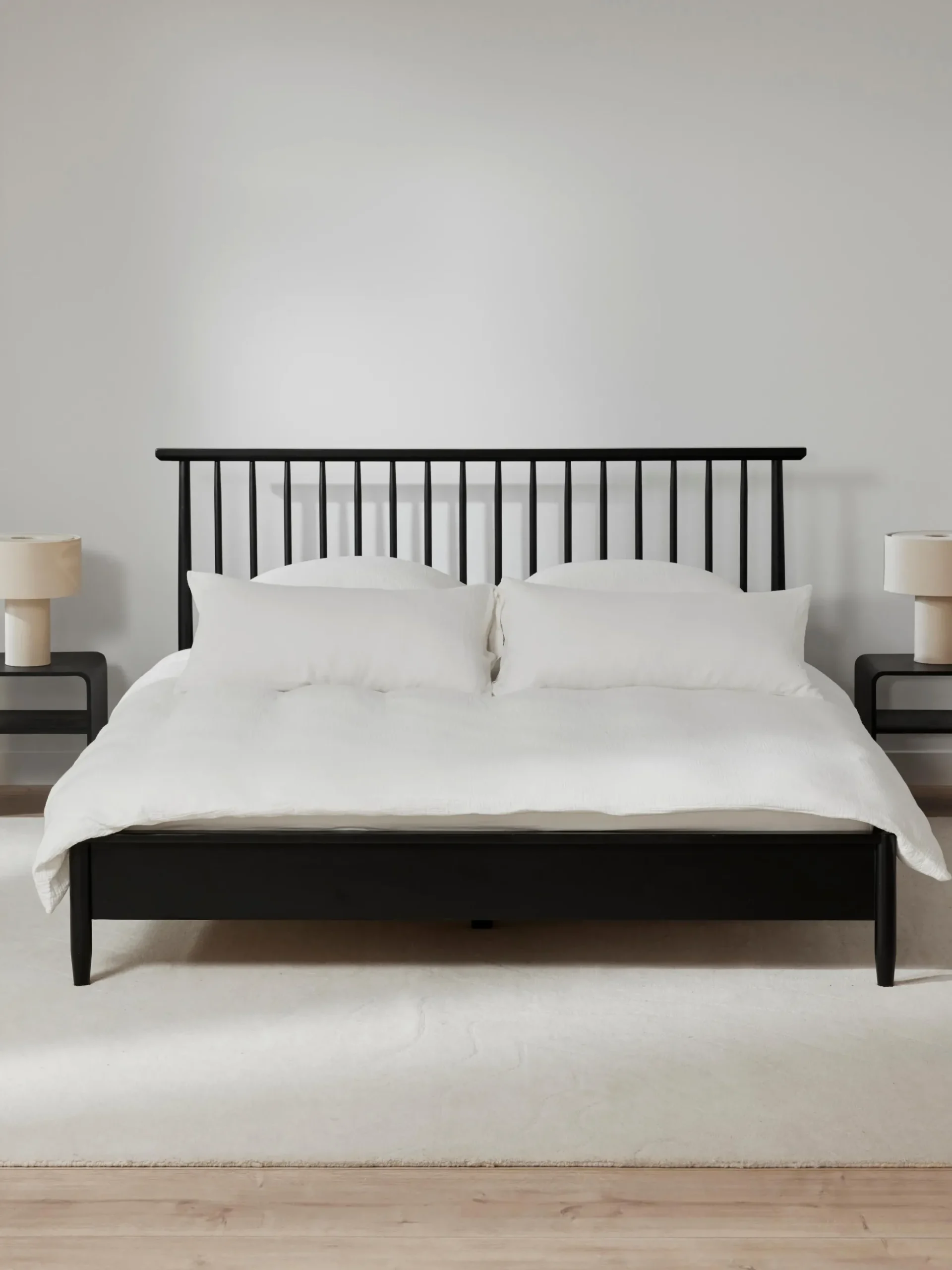 Letto in legno di pino con testiera Windsor