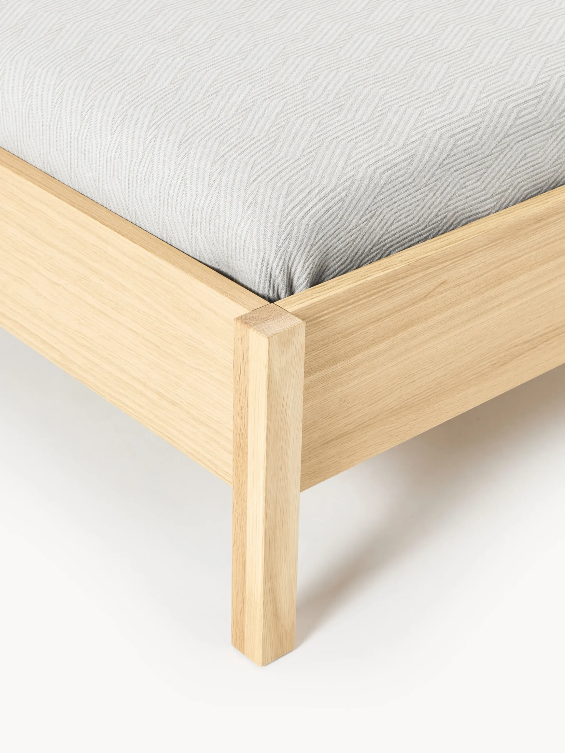 Letto singolo in legno con testiera in vimini Jones
