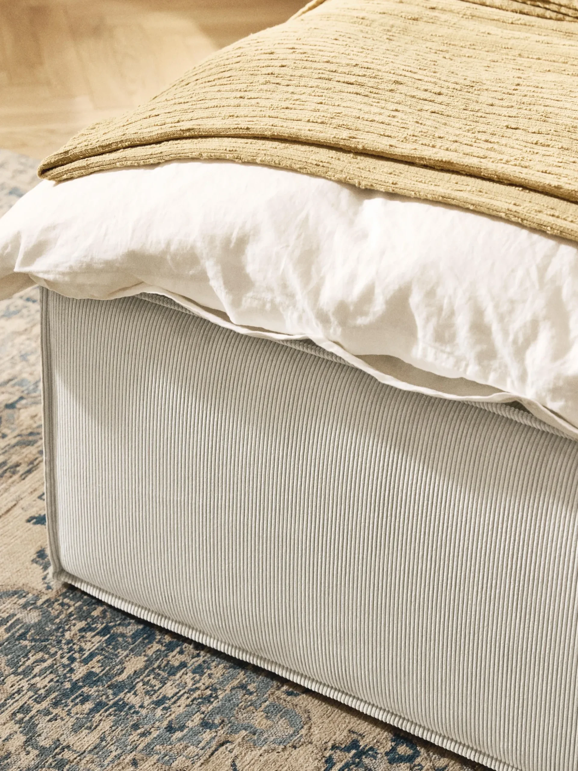 Letto singolo in velluto a coste con spazio contenitore aggiuntivo Dream