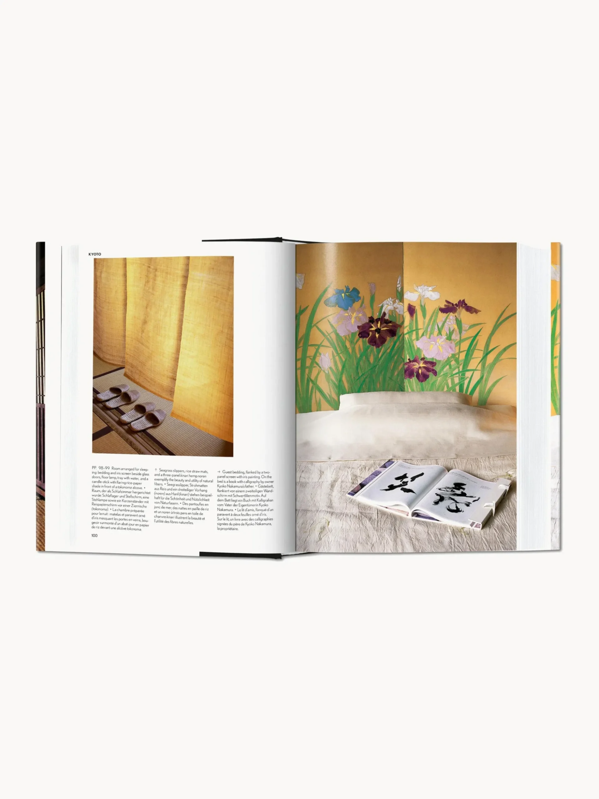 Libro illustrato: Living in Japan. 45th Ed.