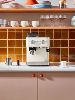 Macchina per espresso semiautomatica con macinacaffè Artisan