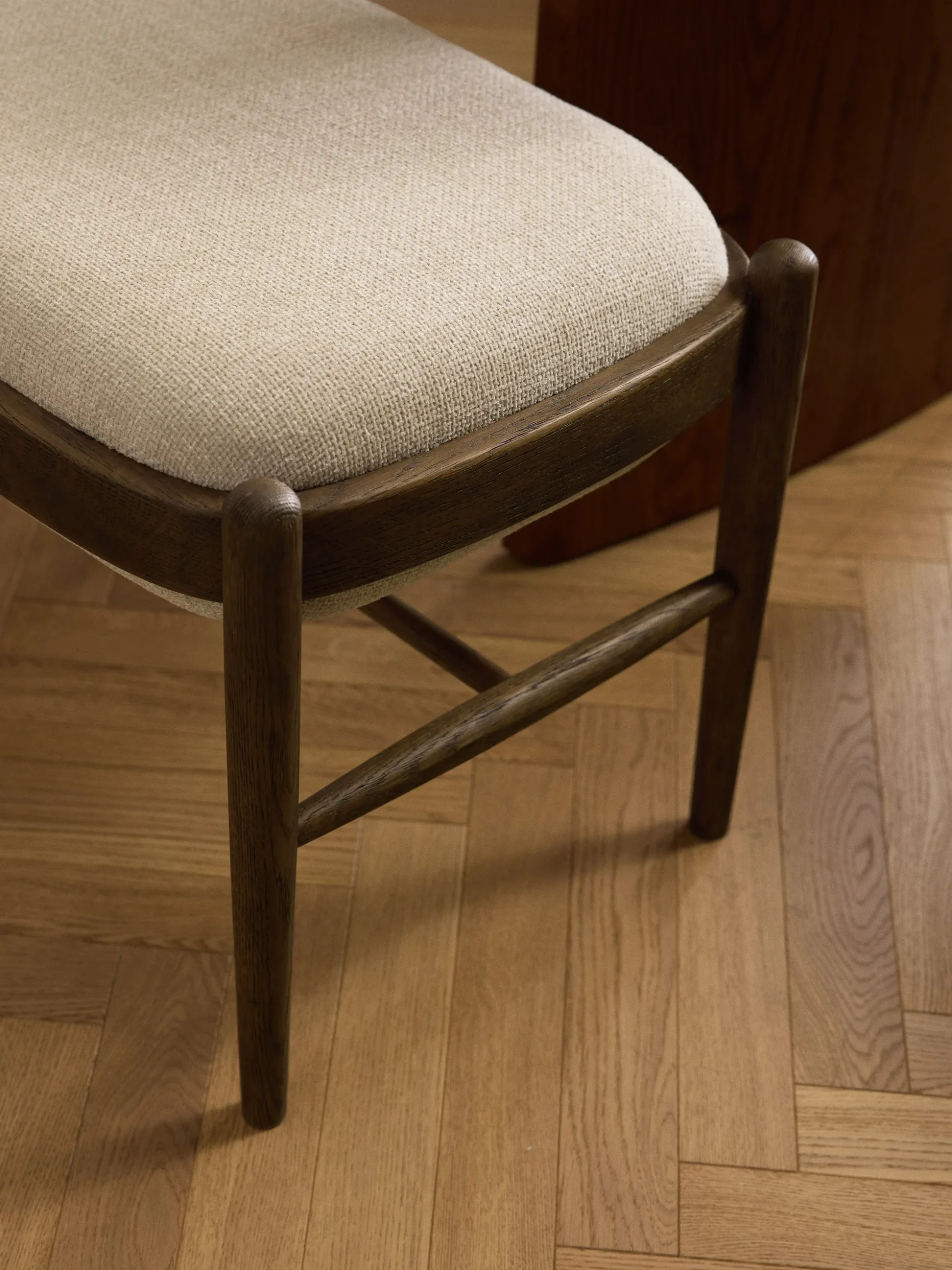 Panca imbottita in legno di quercia Imara