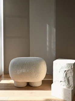 Panca fatta a mano con rivestimento in pelle di pecora Big