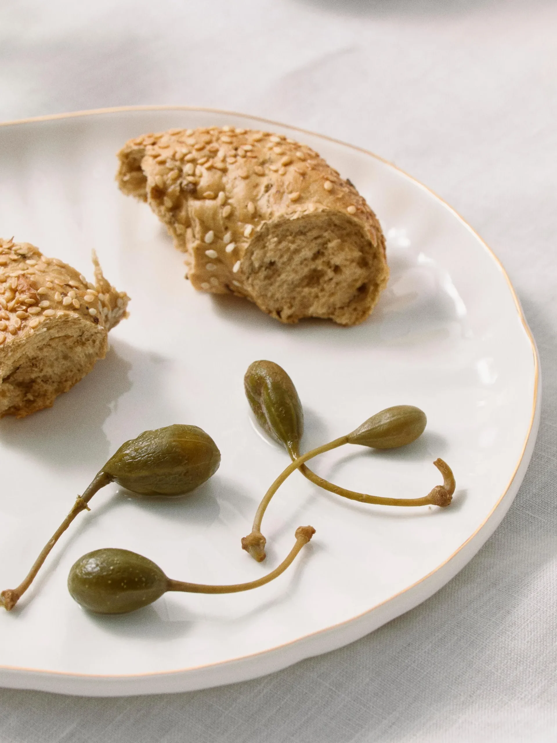 Piatti piani in porcellana con rilievo Sali 2 pz