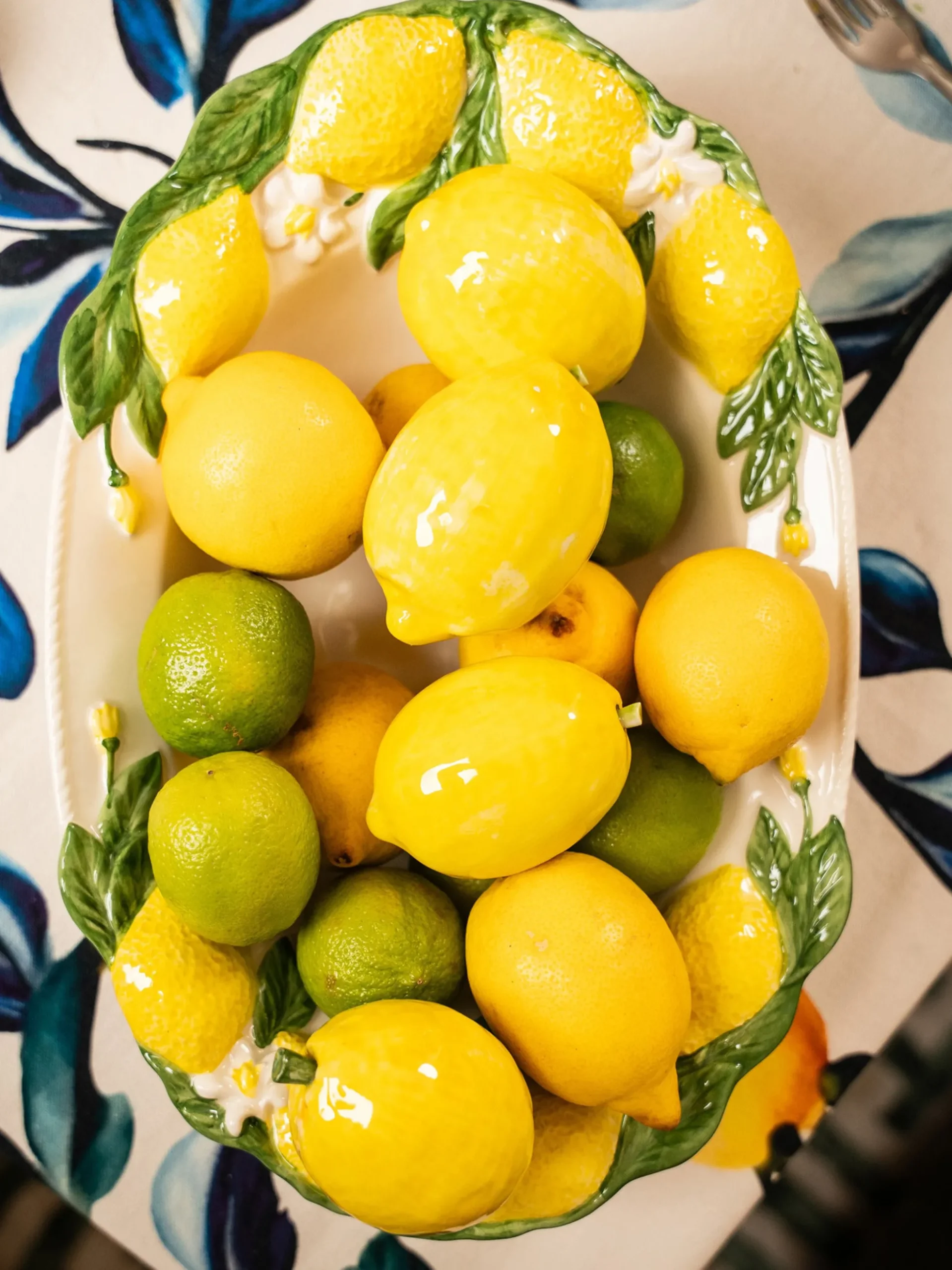 Piatto da portata dipinto a mano Lemon