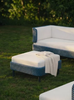 Poggiapiedi da giardino con copertura protettiva Hani