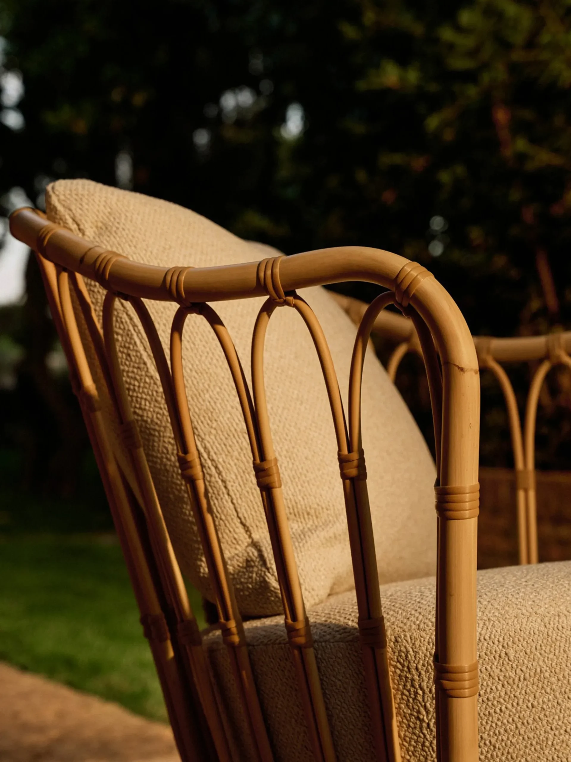 Poltrona da giardino imbottita Grace, intrecciata a mano