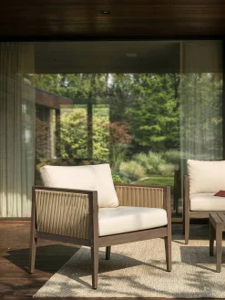 Poltrona da giardino in legno di acacia Travis