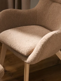 Poltrona in teddy con gambe in legno Wing