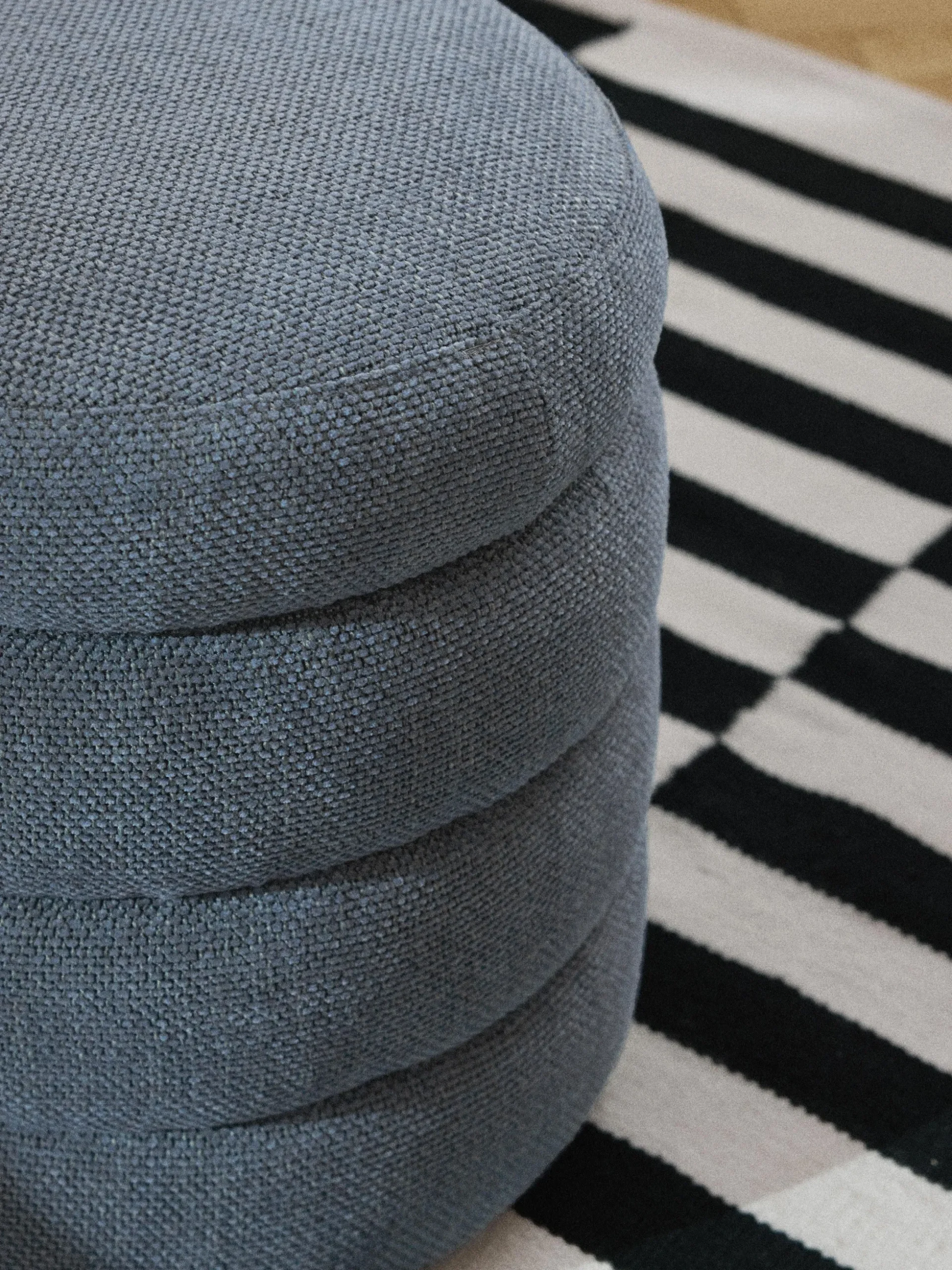 Pouf imbottito con contenitore Alto