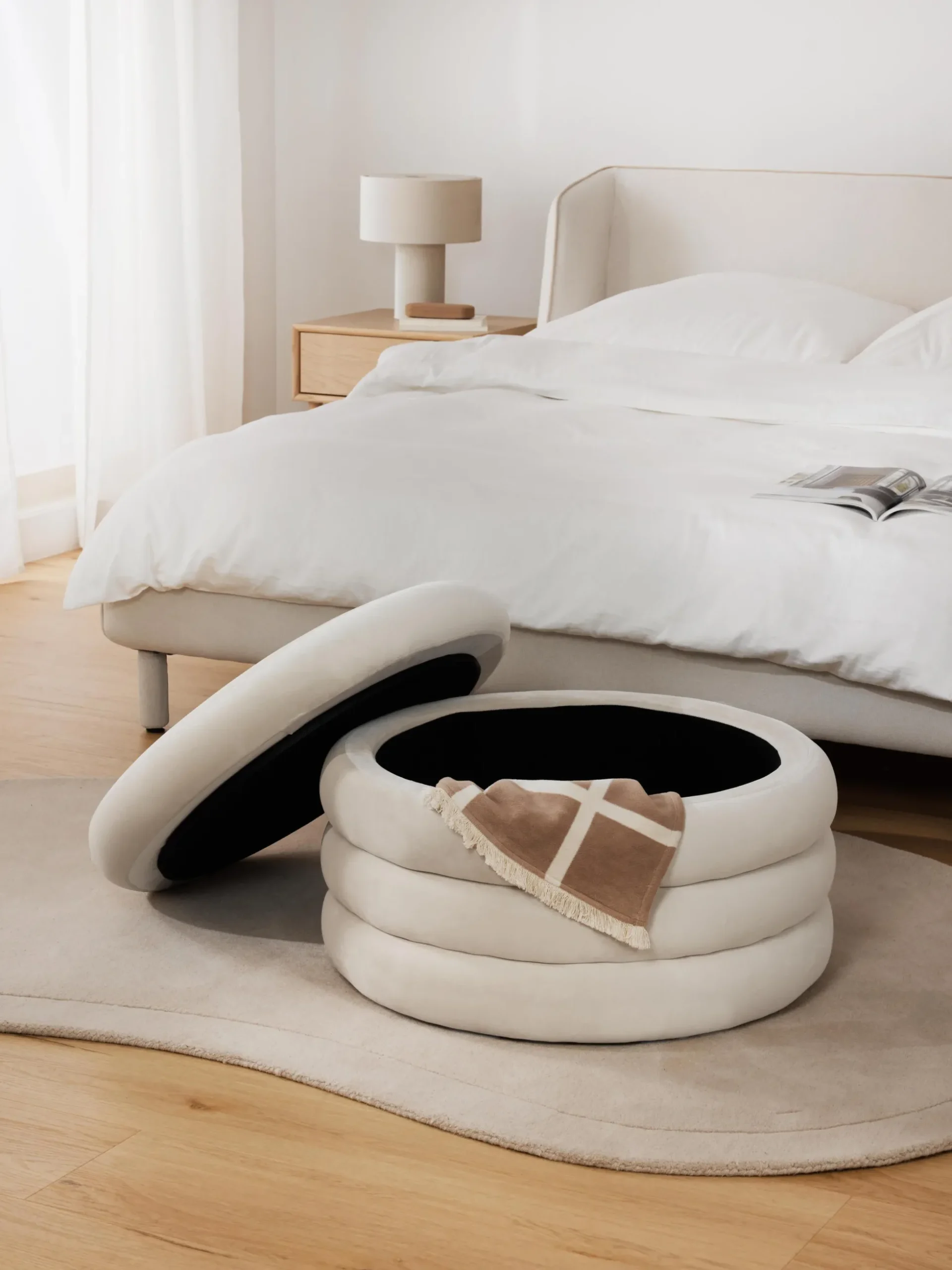 Pouf imbottito XLin velluto con vano contenitore Alto