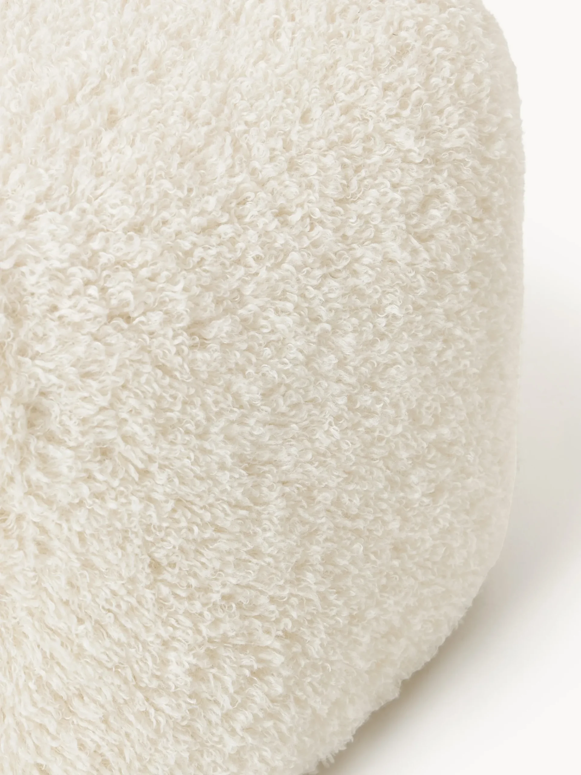 Pouf ovale in teddy Wolke
