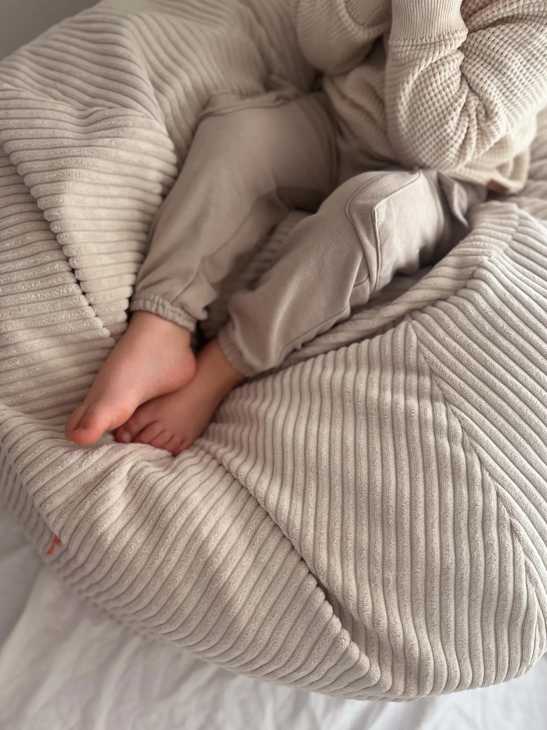 Pouf sacco per bambini in velluto a coste fatto a mano Flora