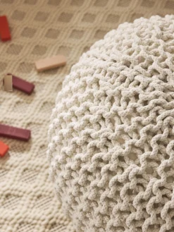 Pouf lavorato a maglia fatto a mano Dori