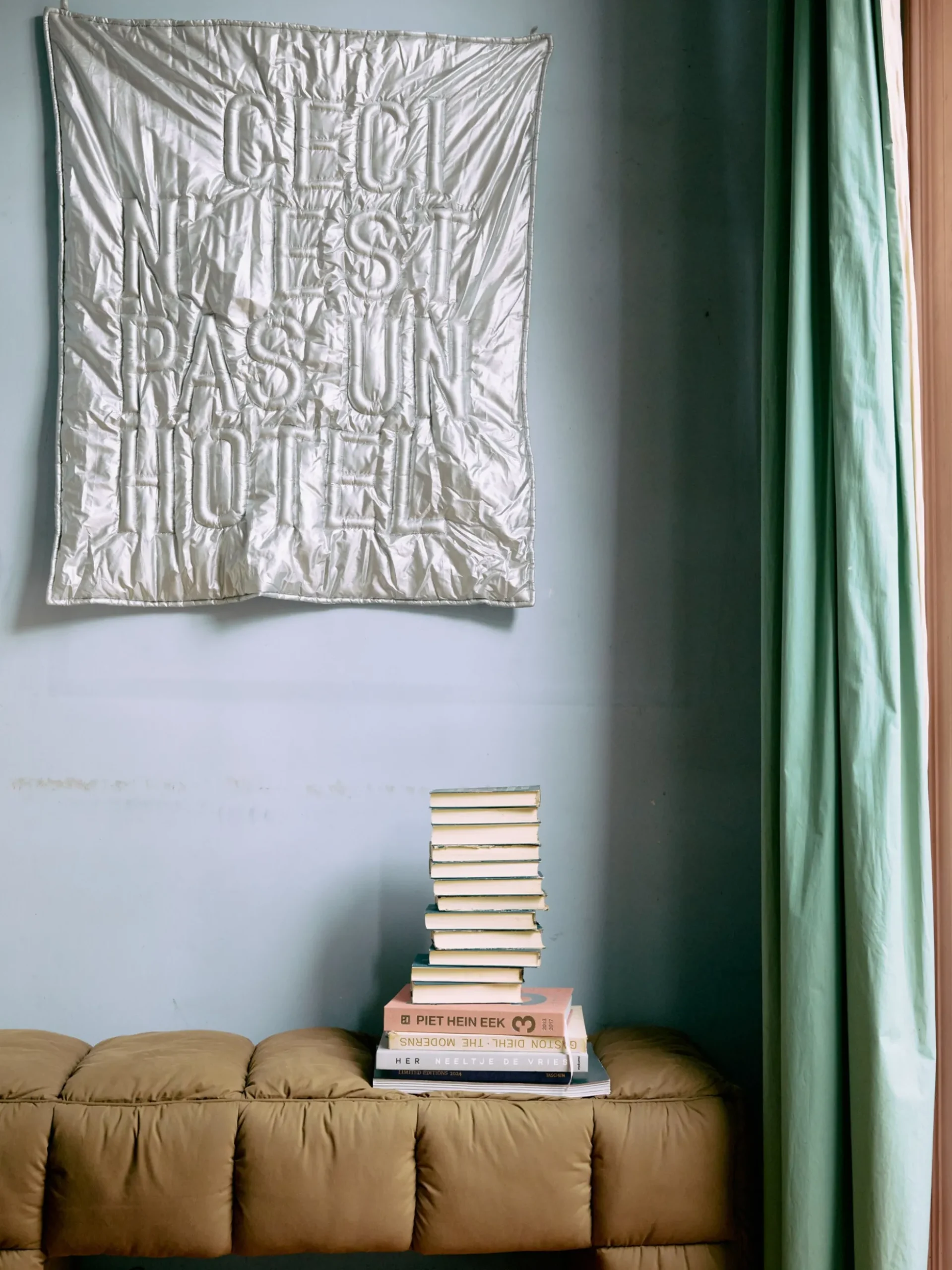 Quadro da parete Ceci n'est pas un hôtel