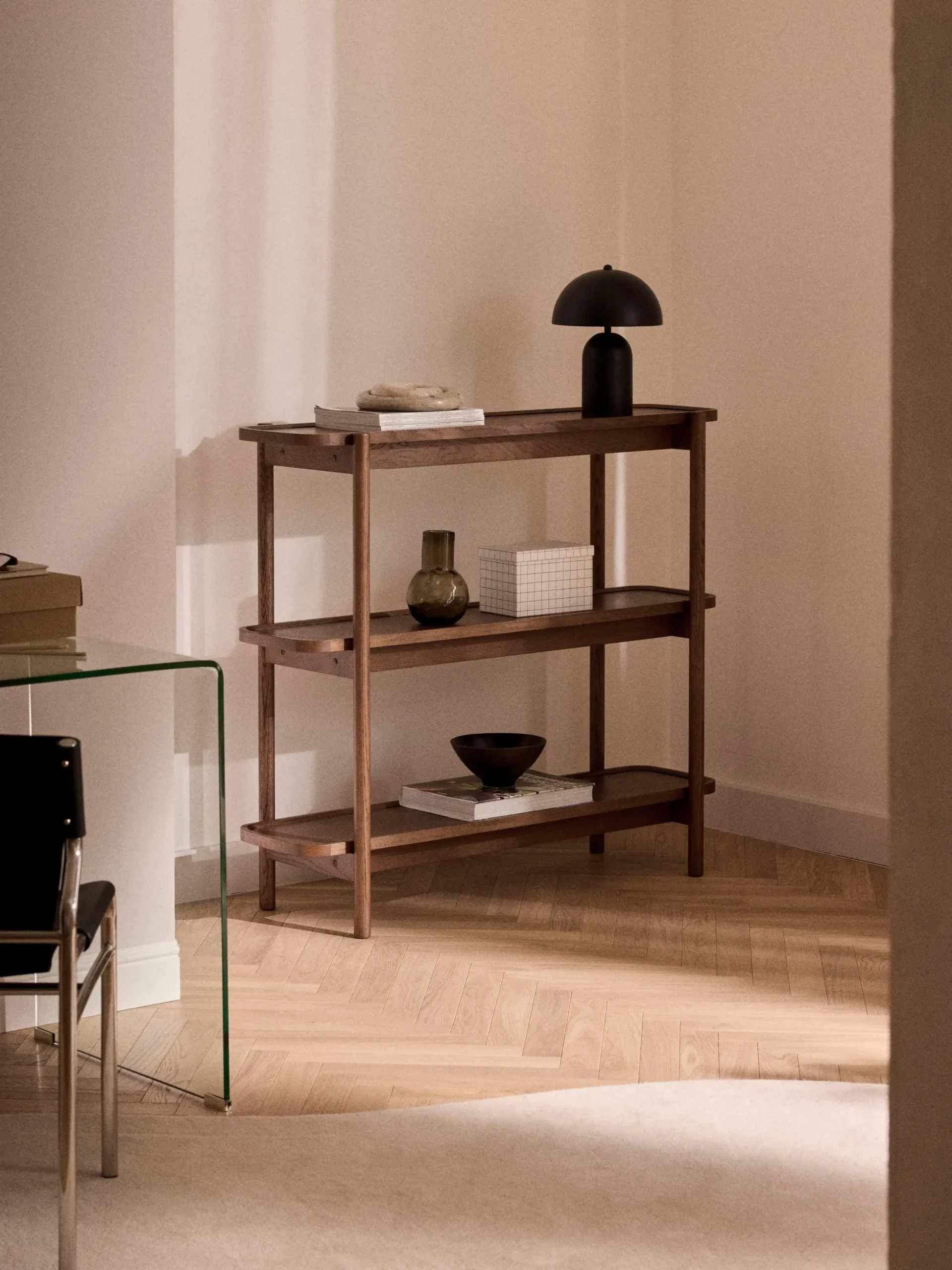 Scaffale basso in legno Libby