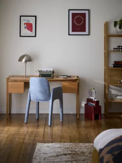 Scrivania in legno con cassetti Libby