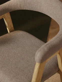 Sedia con braccioli con imbottitura Nik