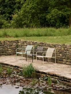 Sedia con braccioli da giardino in acciaio Dapple