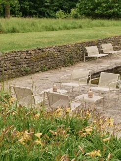 Sedia con braccioli da giardino in acciaio Dapple