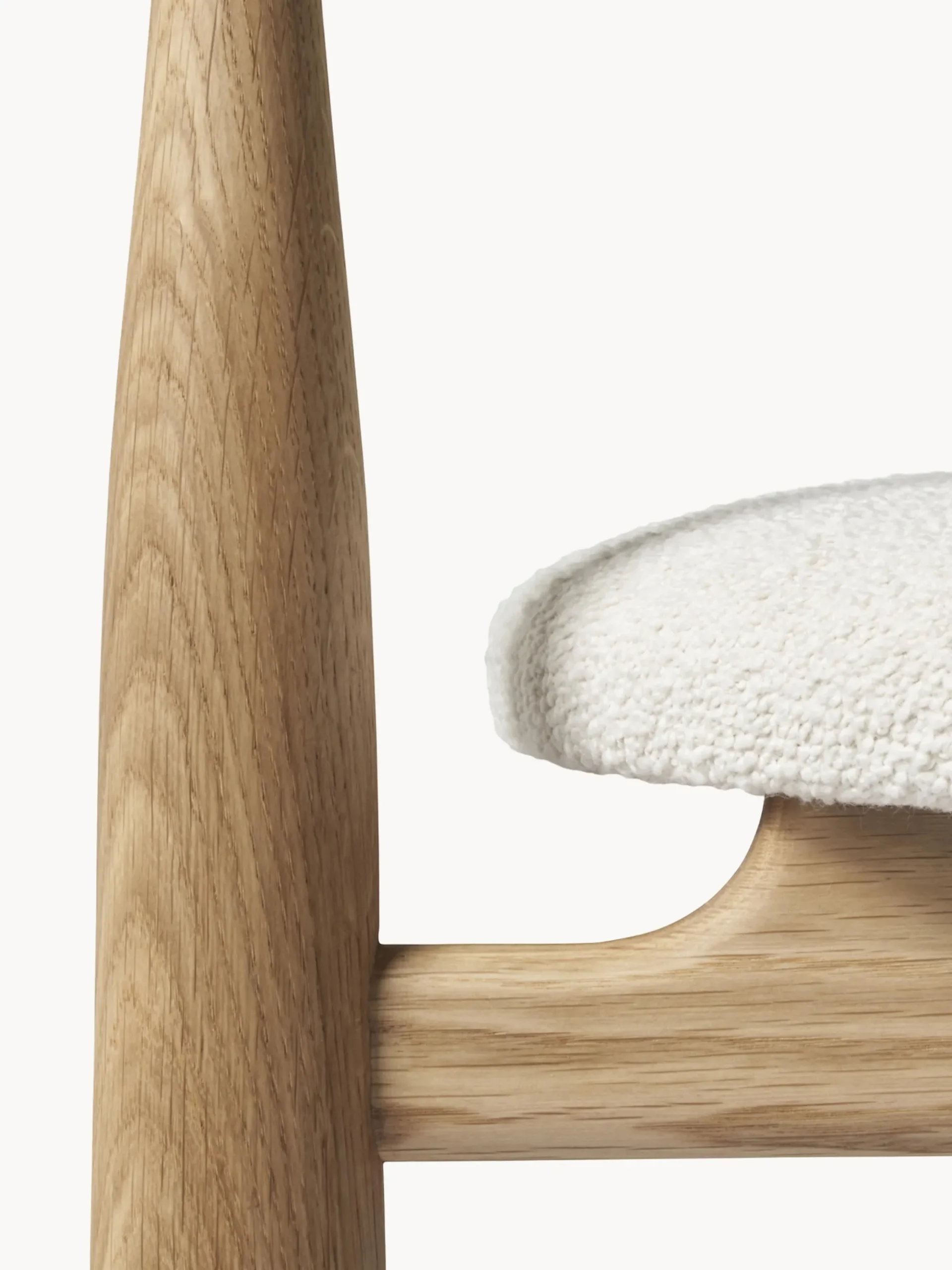 Sedia con braccioli in legno di quercia Bukowski
