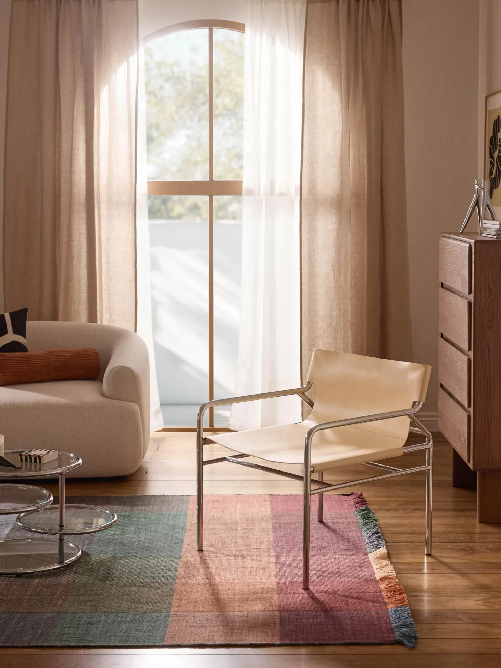 Sedia con braccioli in pelle Dion