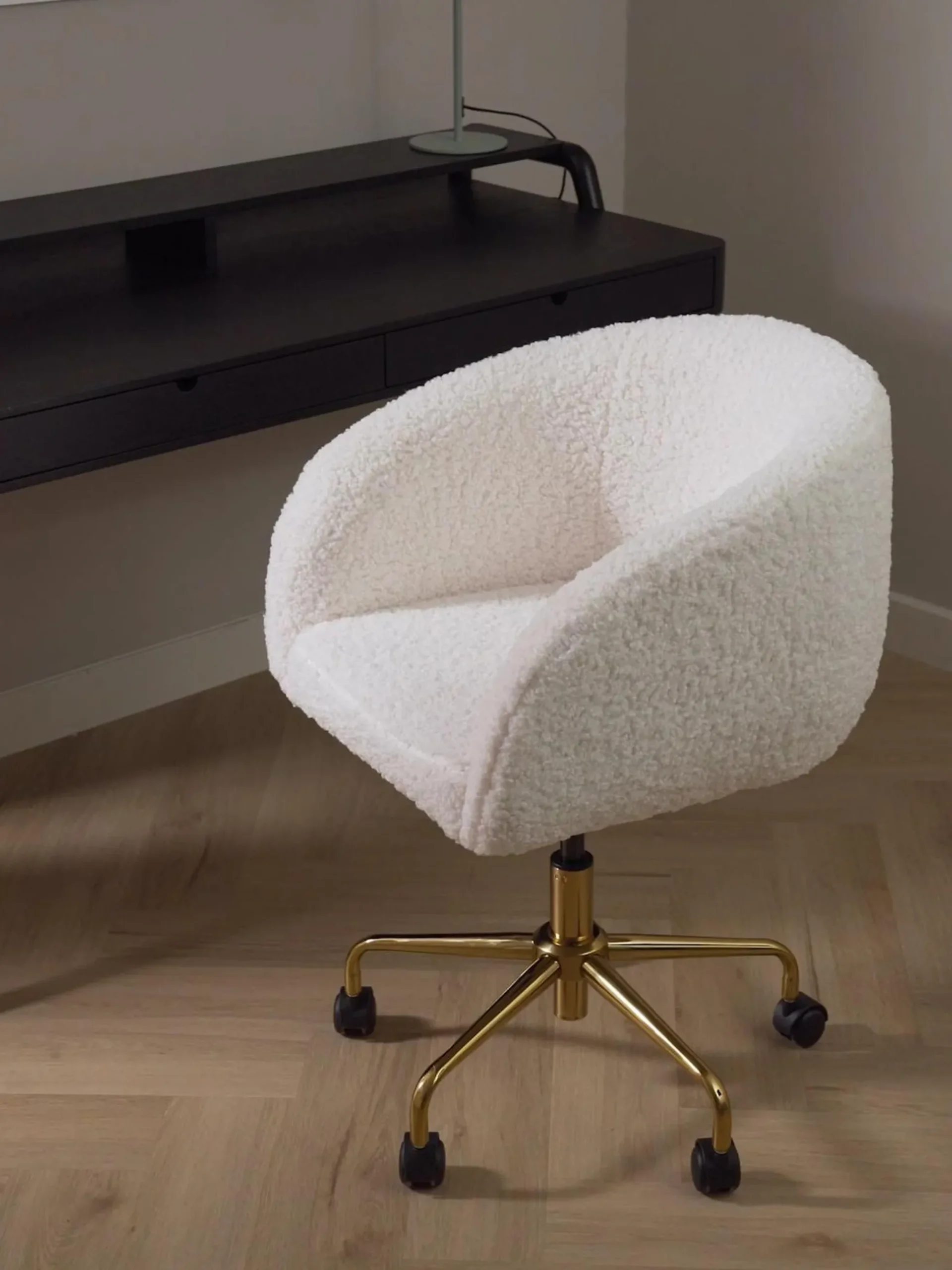 Sedia da scrivania in teddy regolabile in altezza Emmie