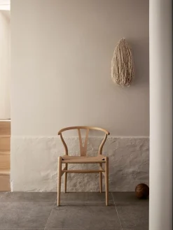 Sedia in legno con seduta intrecciata CH24 Wishbone Chair