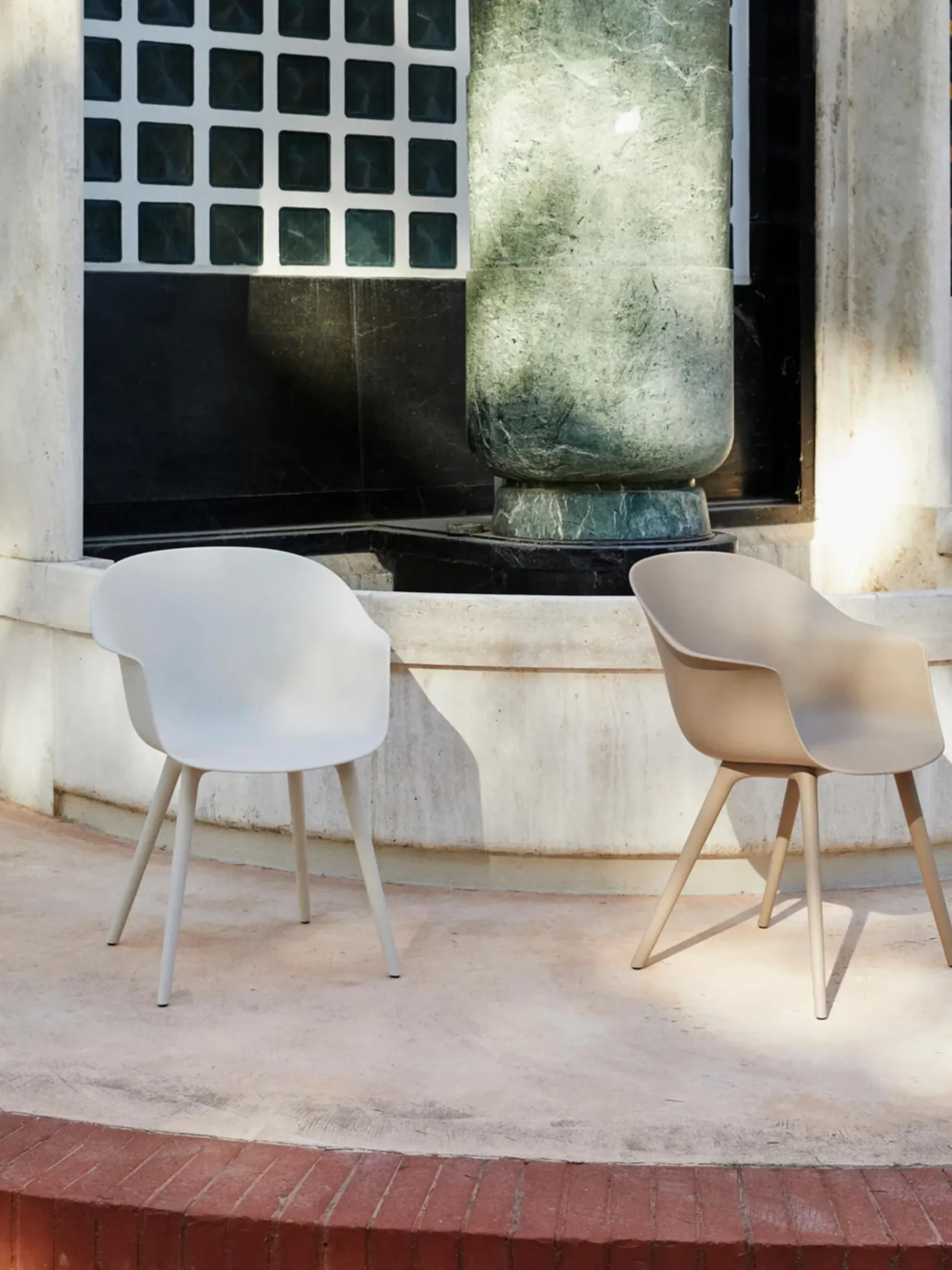 Sedia con braccioli da giardino Bat
