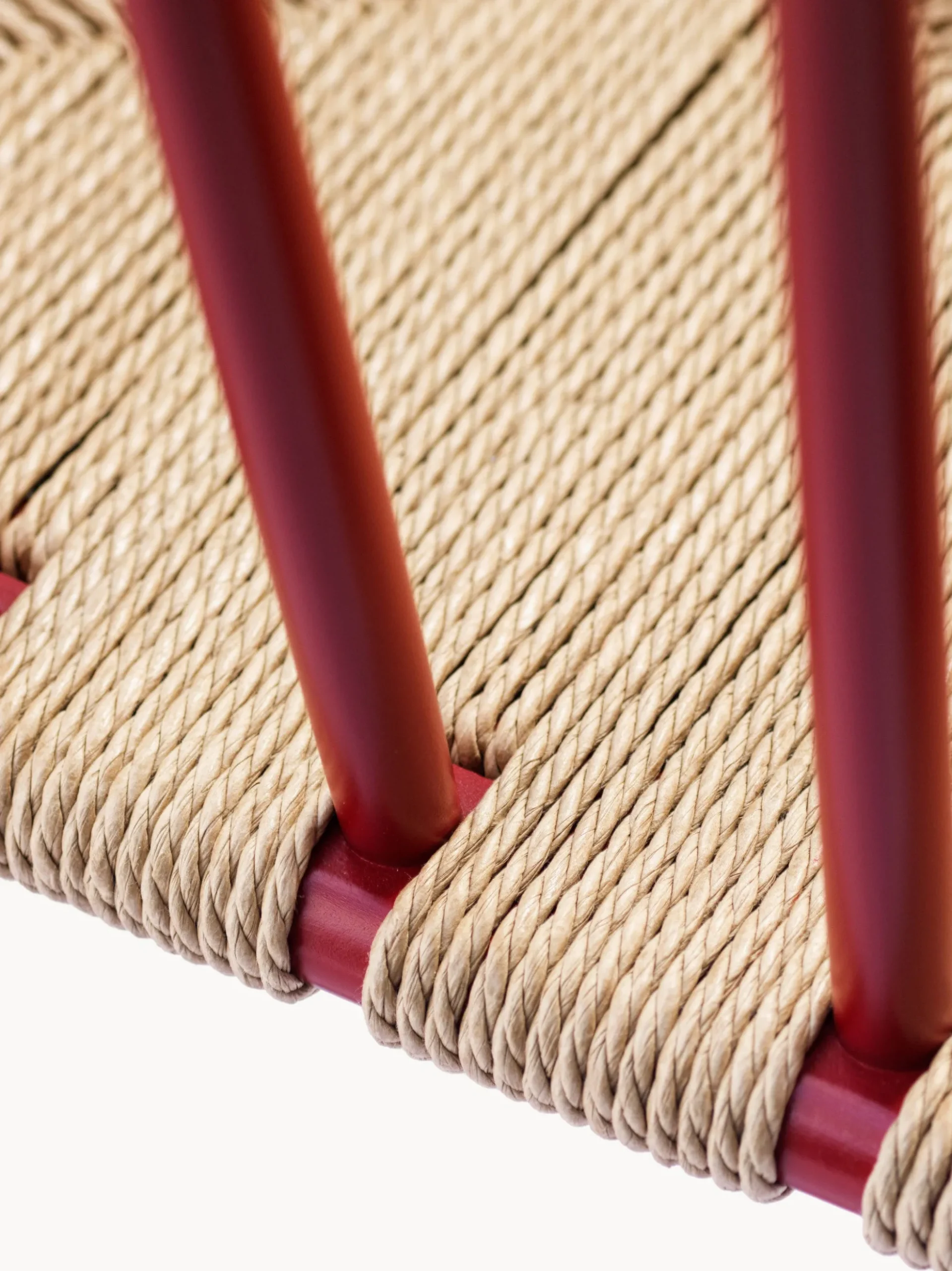 Sedia con braccioli in legno J81