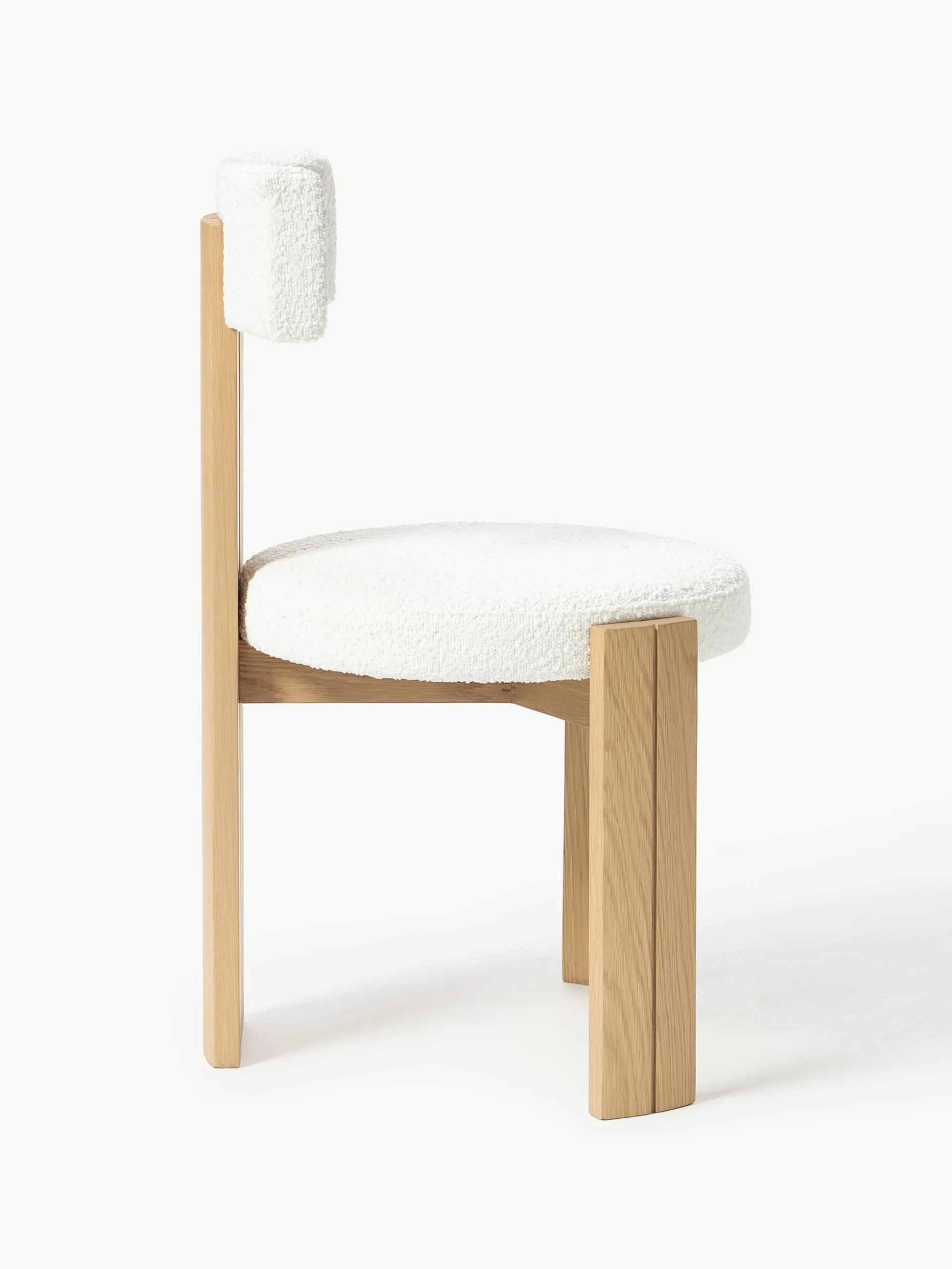 Sedia in legno con rivestimento bouclé Katya