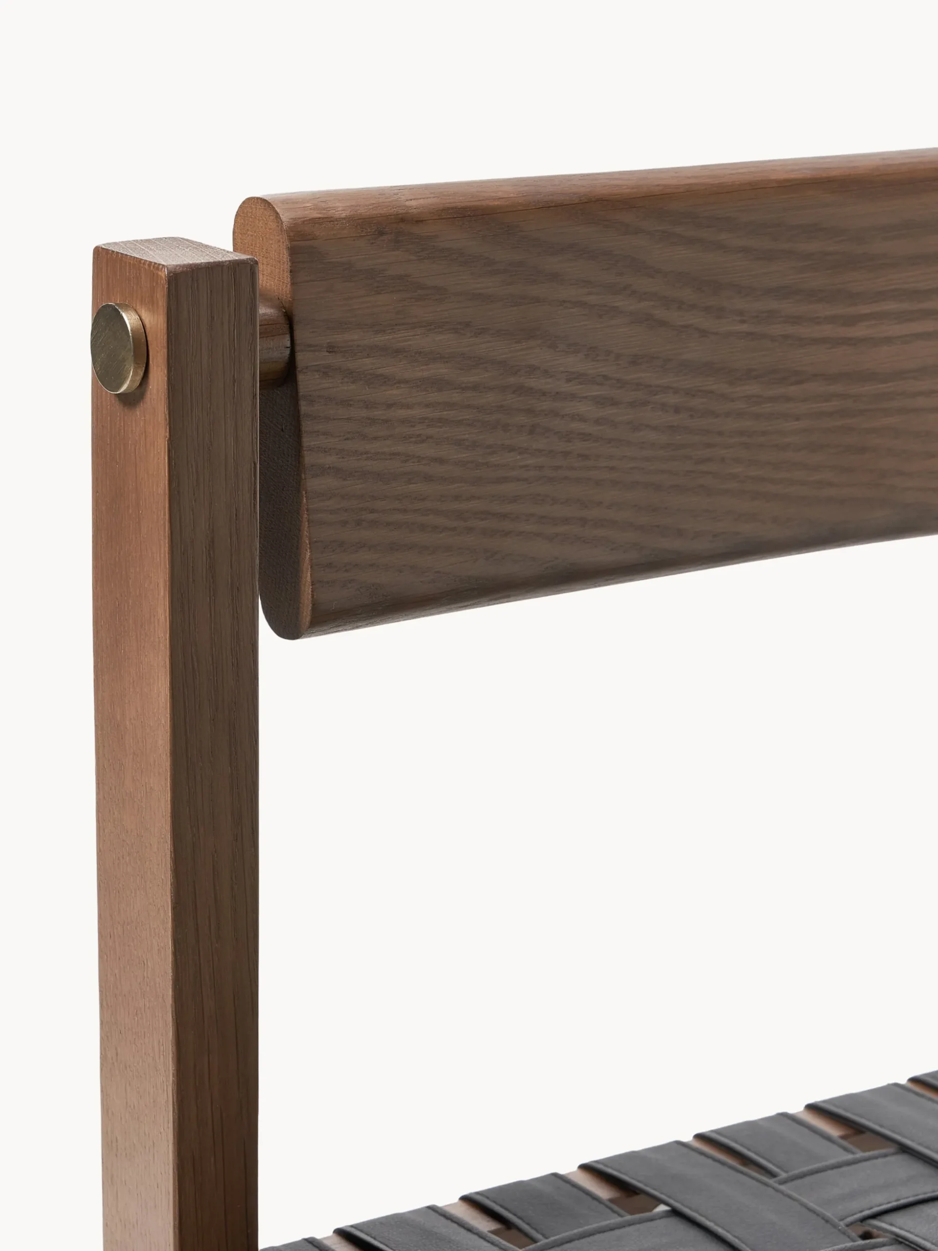 Sedia in legno con seduta in pelle Liza