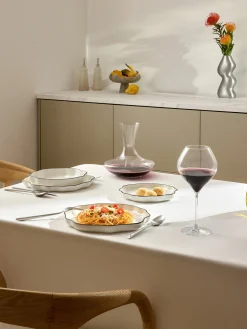 Servizio di piatti in porcellana con bordo ondulato Bia, 4 persone, 12 pz