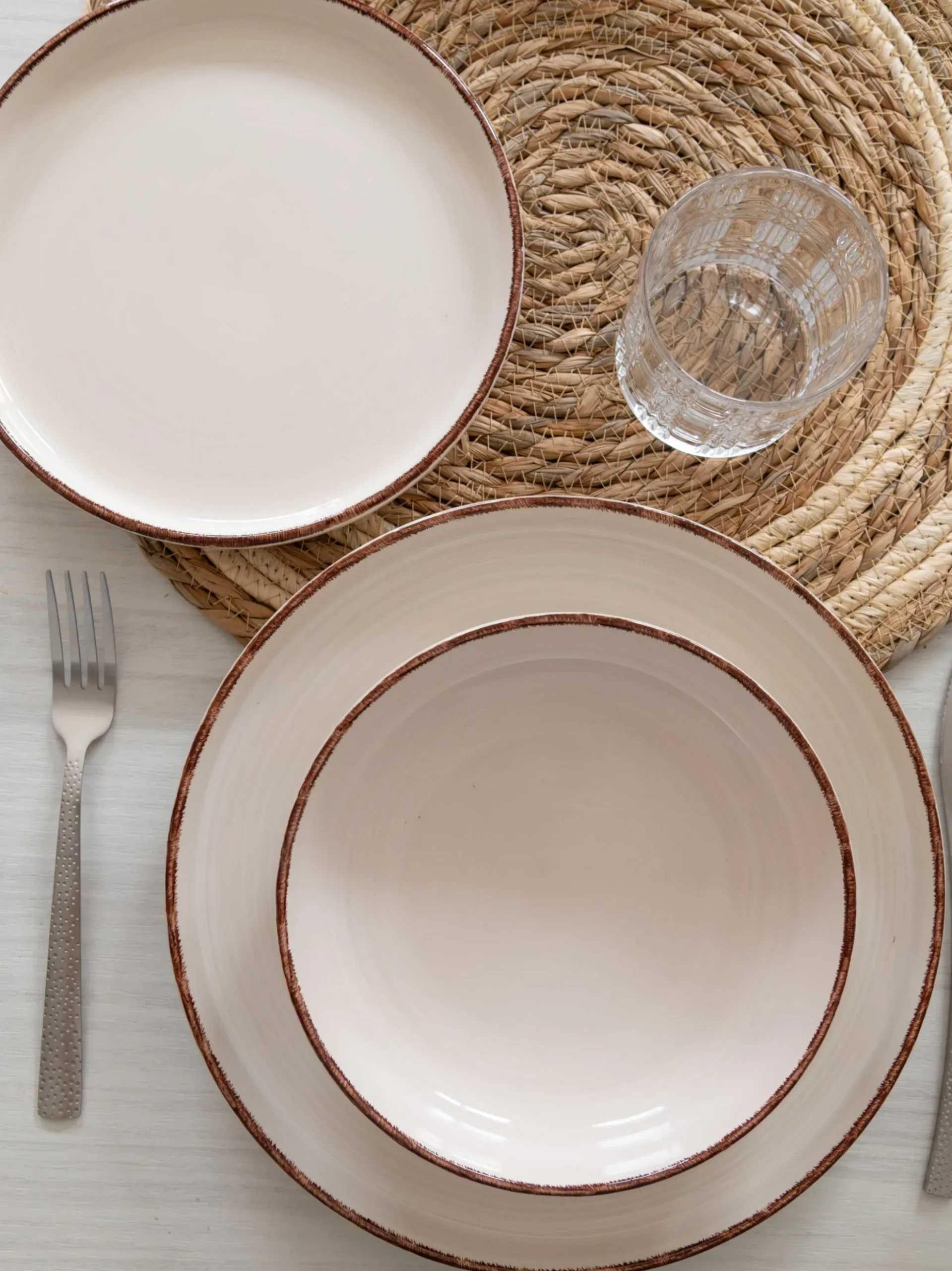 Servizio di piatti dipinto a mano Baita Modern, 6 persone, set da 18