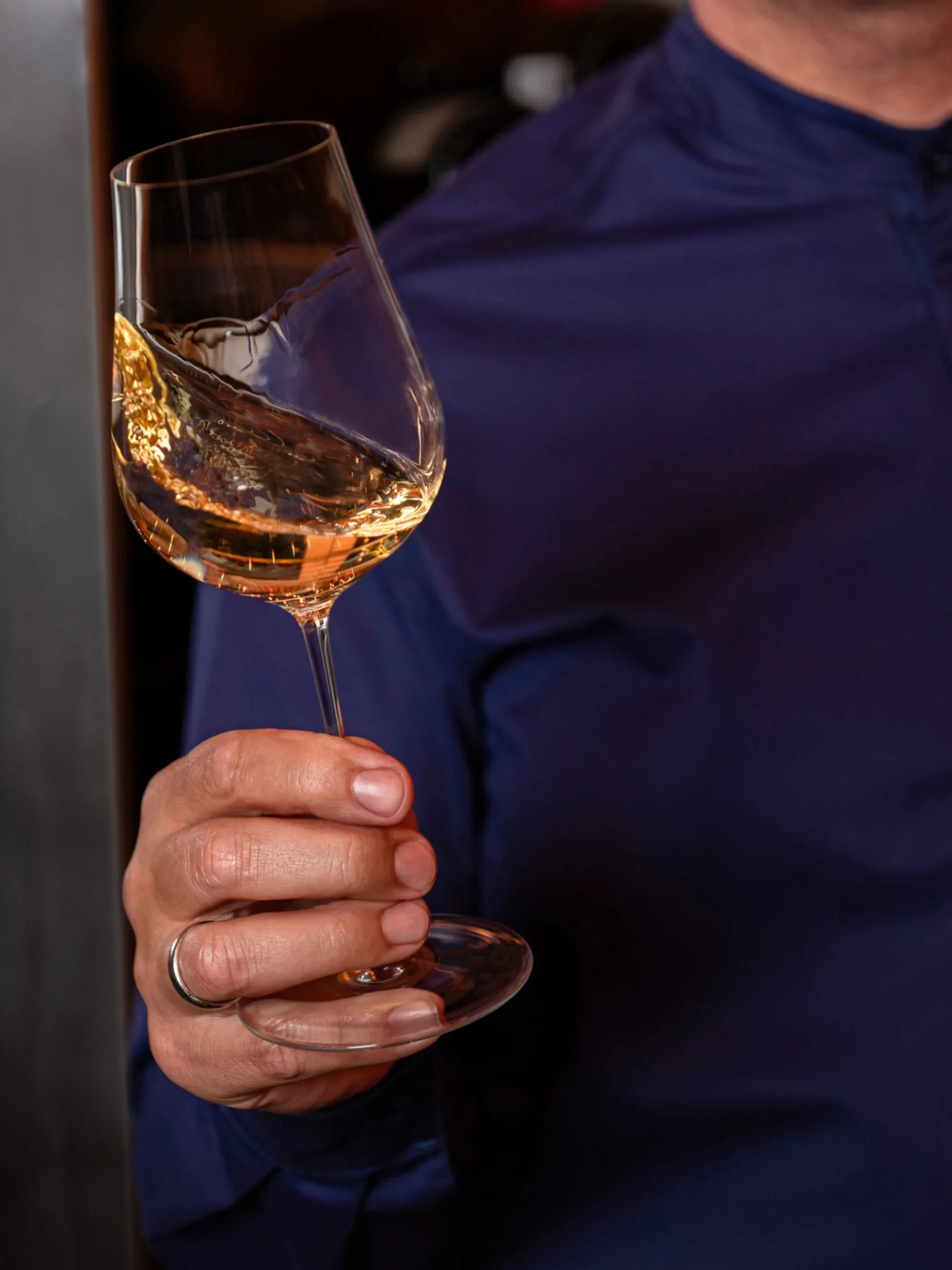 Set di 2 bicchieri da vino bianco in vetro soffiato Kolibri