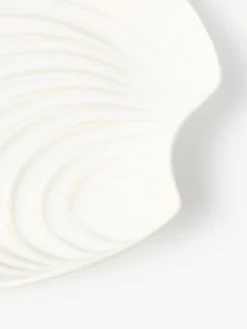 Set di 4 piatti a forma di conchiglia in porcellana Andrina