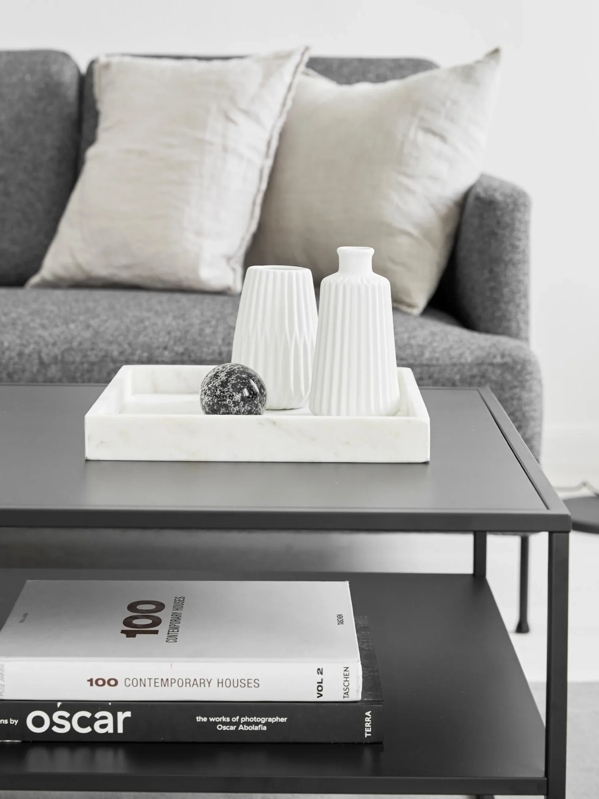 Set di 2 vasi con rilievo scanalato Esko