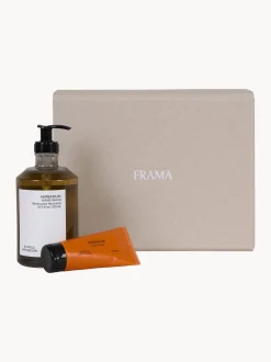 Set regalo per la cura delle mani Herbarium (arancio, ginepro, rosa e legno di Ho) 2 pz
