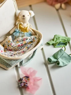 Set bambola con borsa e accessori Lara 6 pz