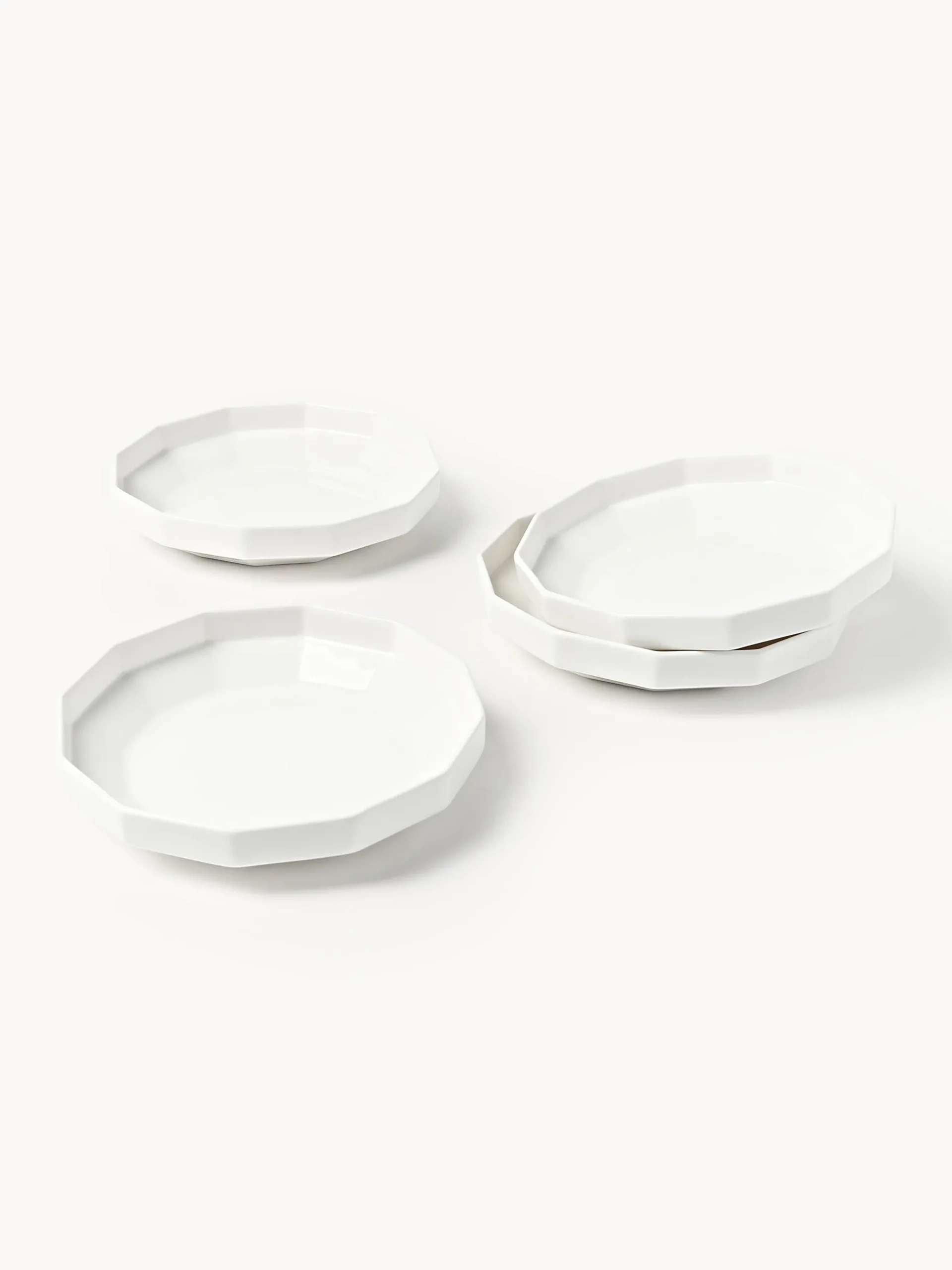 Set di 4 piatti fondi in porcellana Angoli