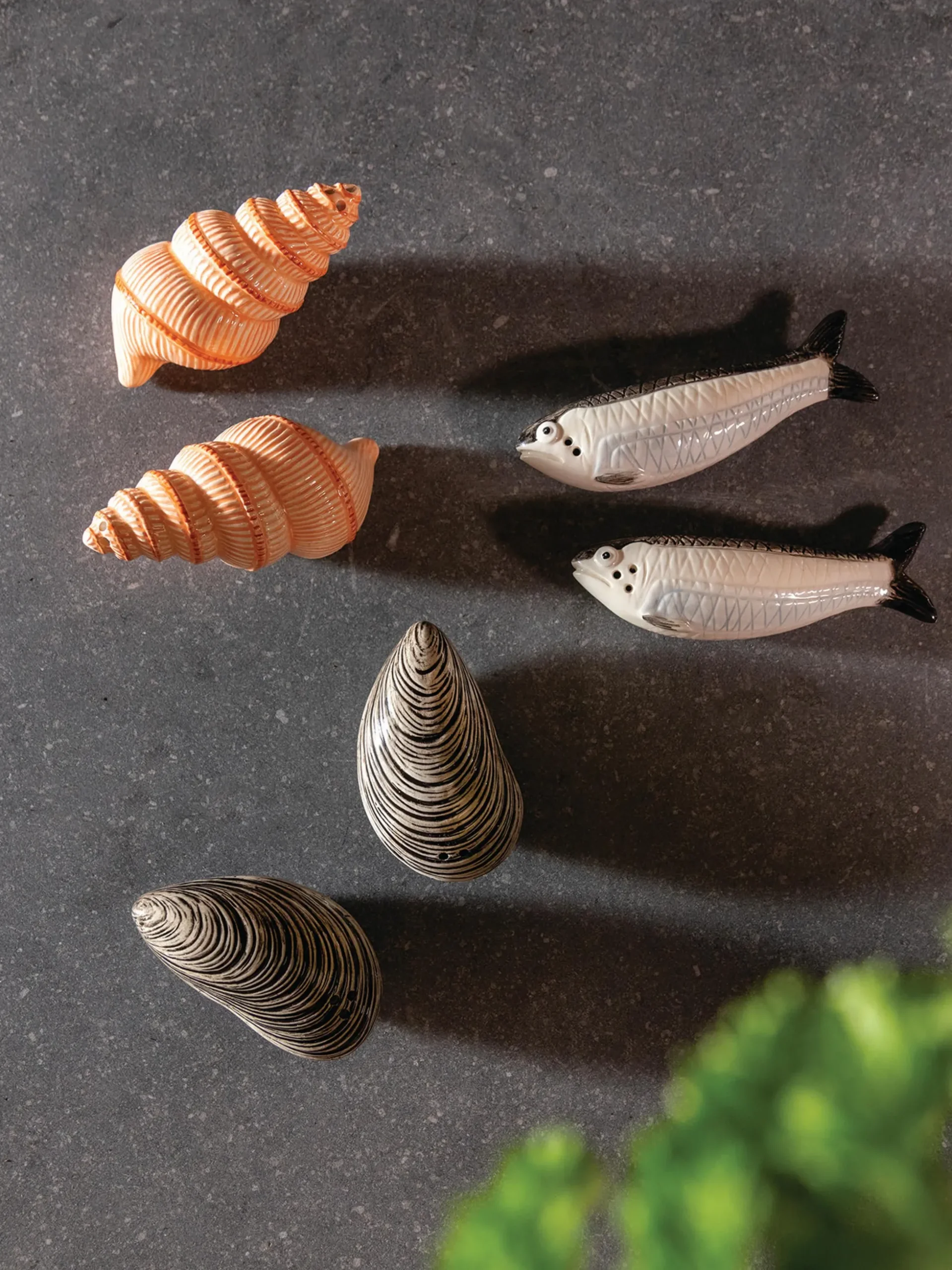 Set saliera e pepiera in dolomite dipinte a mano Shell 2 pz
