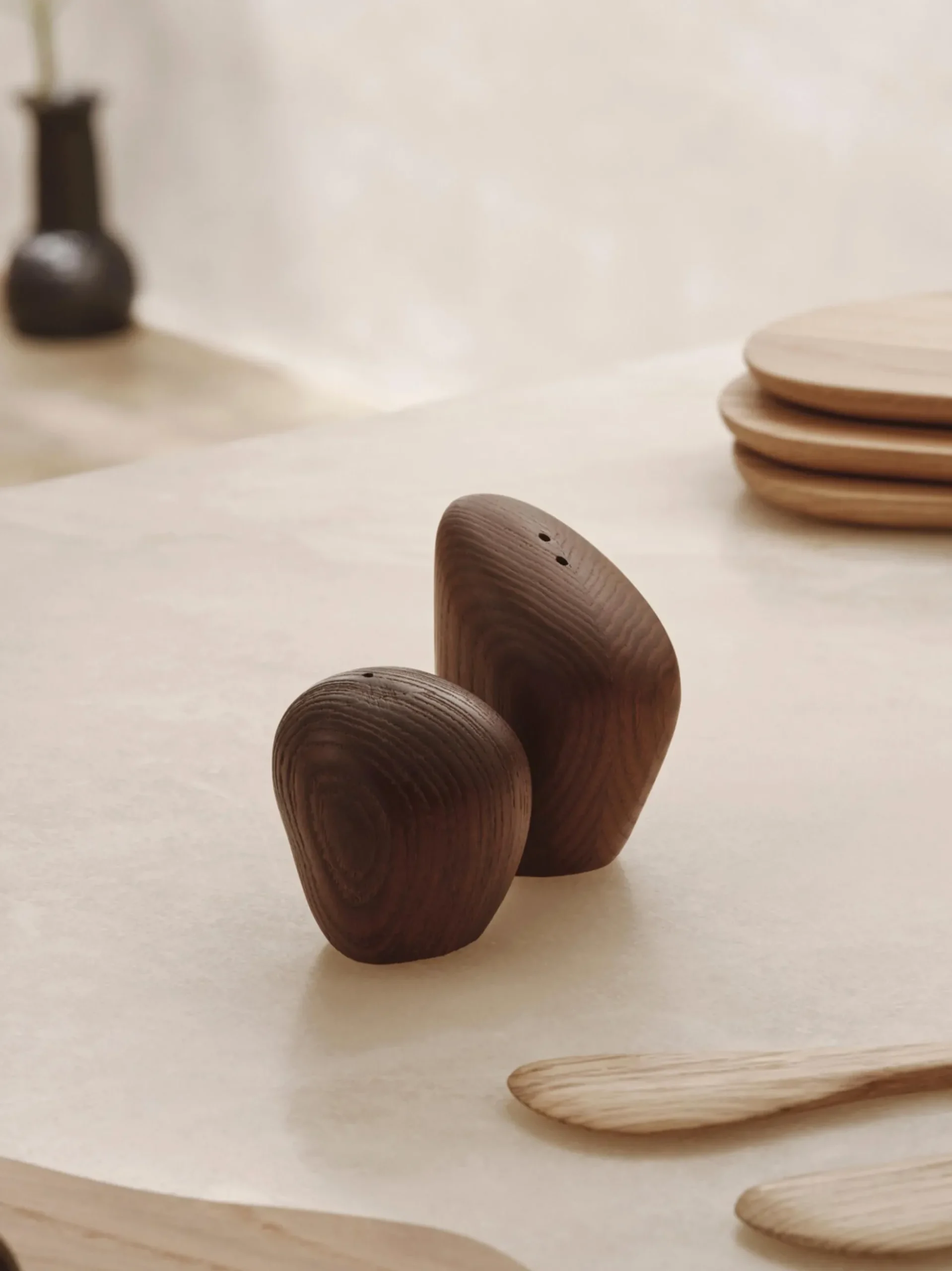 Set saliera e pepiera in legno di frassino Cairn 2 pz