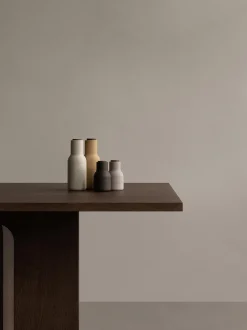 Set saliera e pepiera piccole con coperchio in legno di noce Bottle Grinder 2 pz
