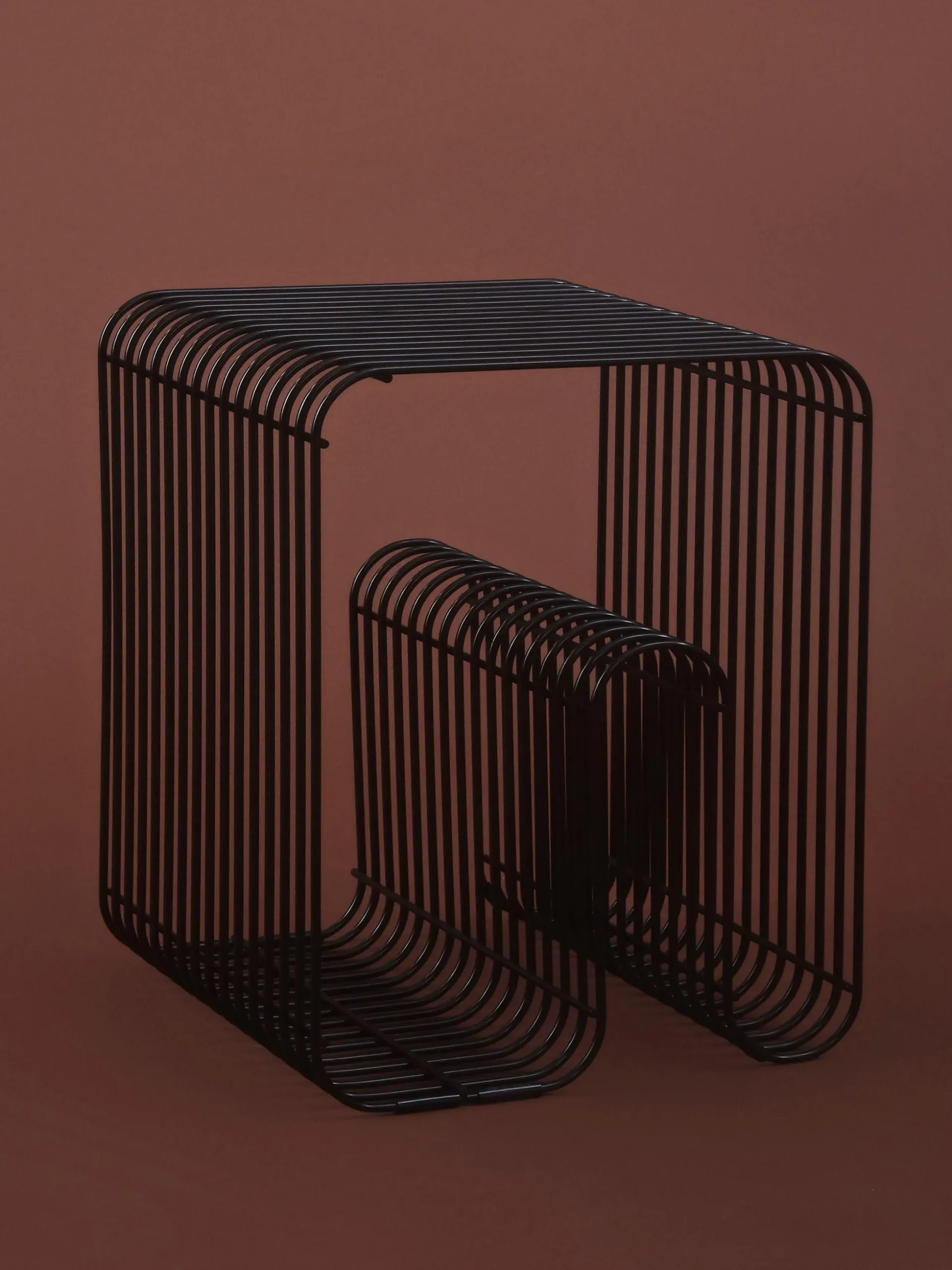 Sgabello in metallo Curva