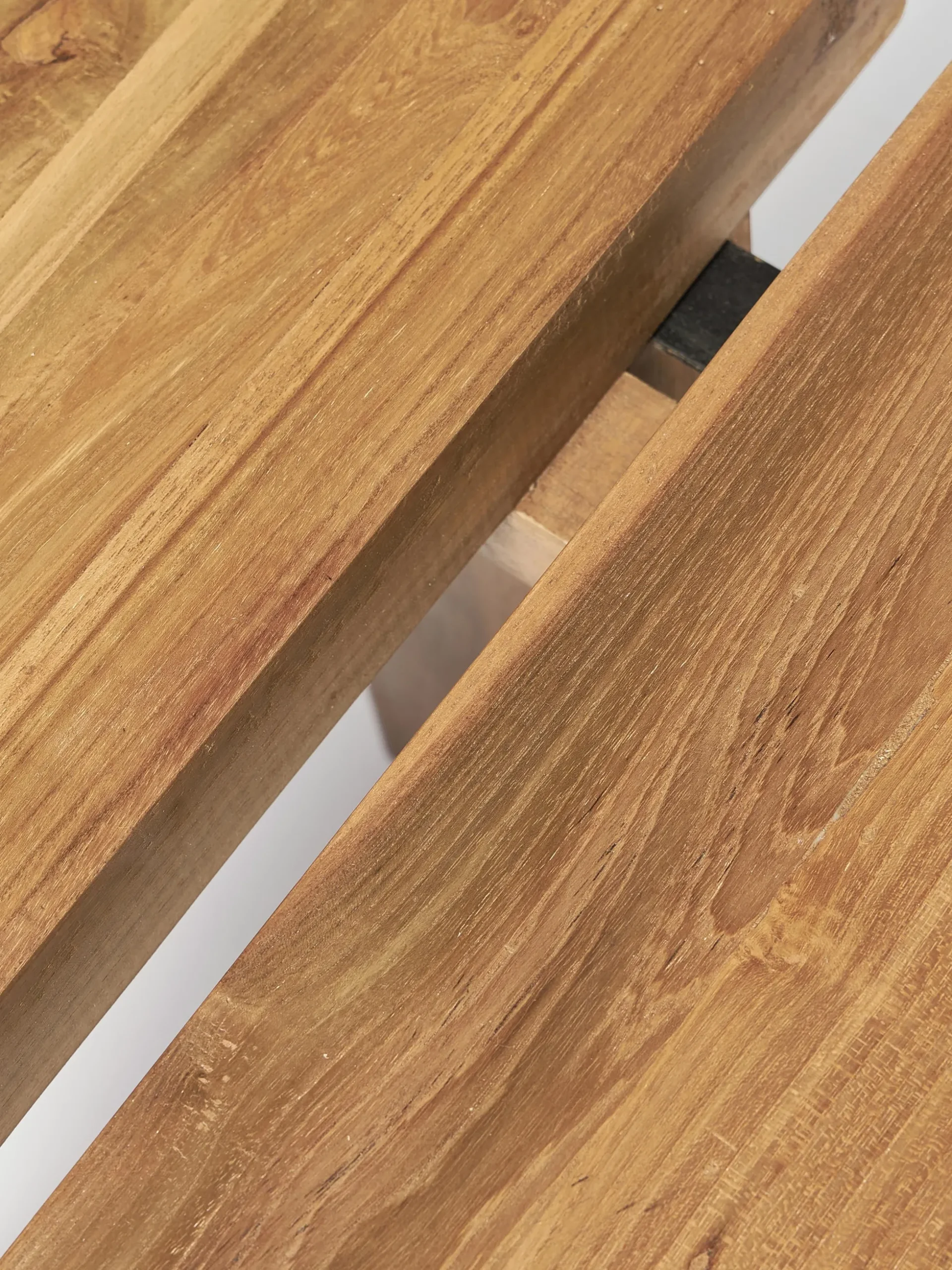 Sgabello in legno di teak Hugo