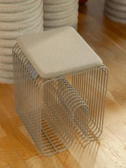 Sgabello in metallo Curva