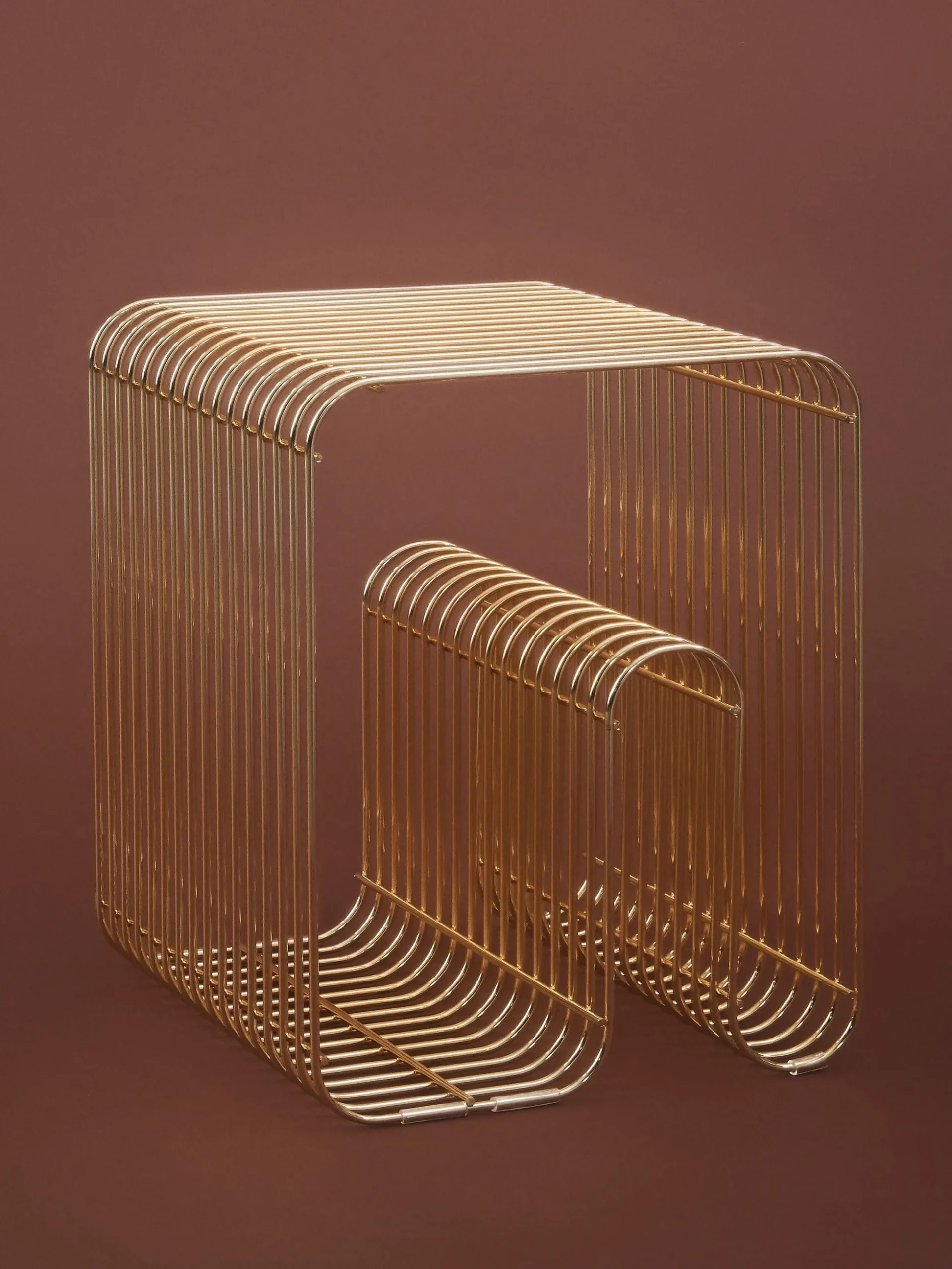 Sgabello in metallo Curva