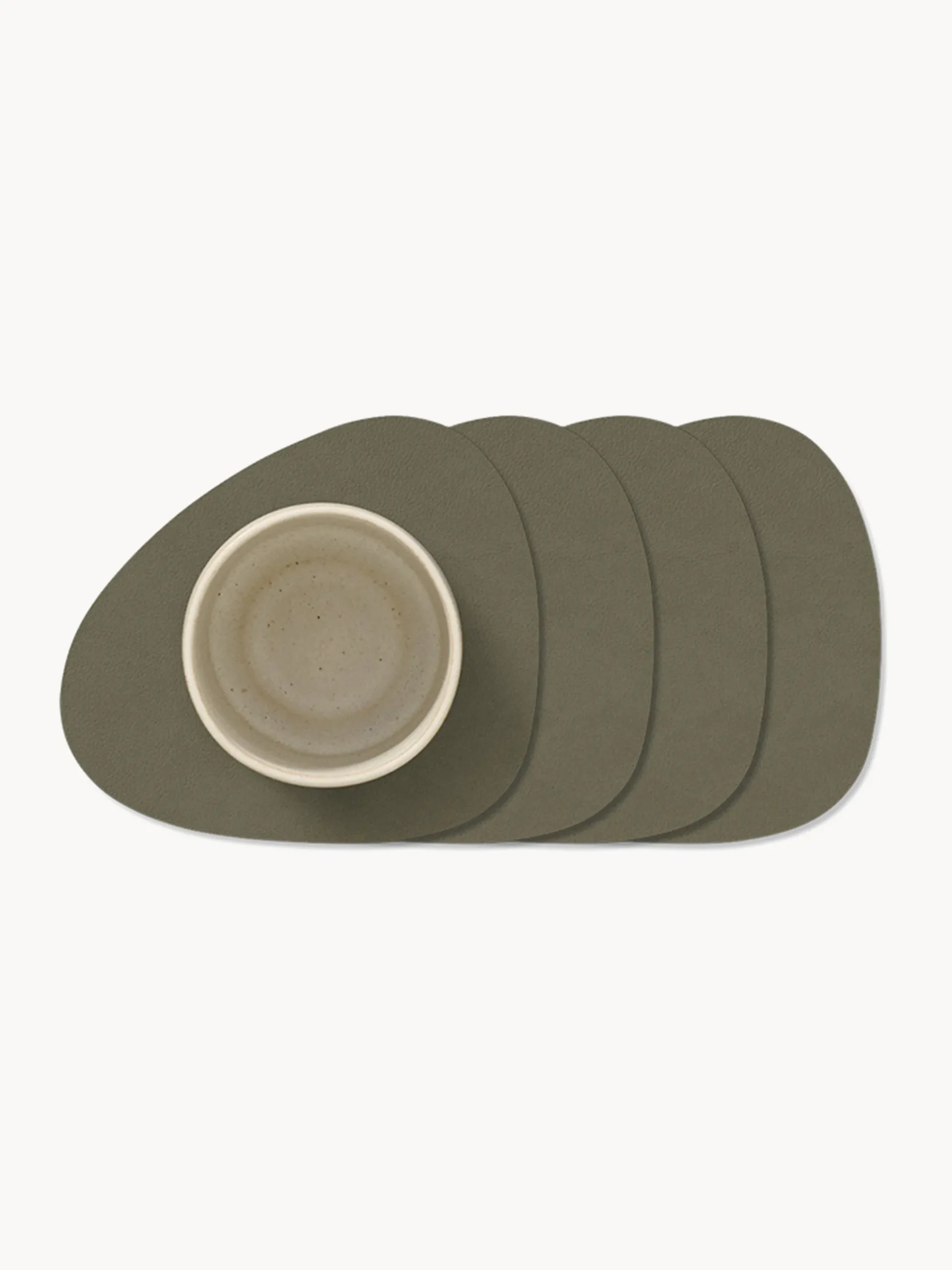 Sottobicchieri asimmetrici in pelle Curve 4 pz