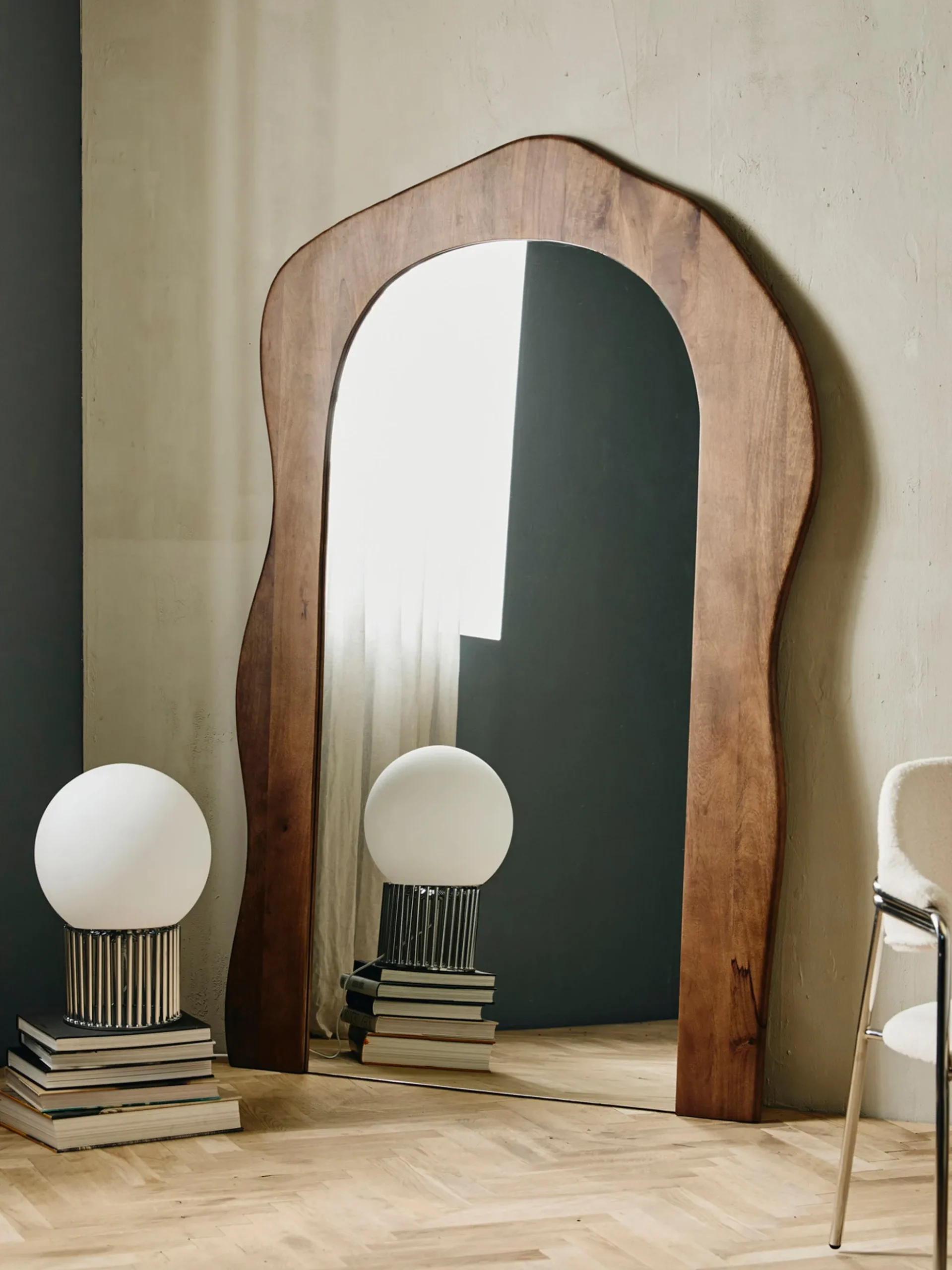 Specchio a figura intera in legno di mango Attila